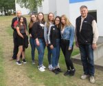 Adam-Malinski-mit-Teilnehmerinnen-aus-Oborniki-und-Objezierze-sowie-Bernd-Bruno-Baumbach
