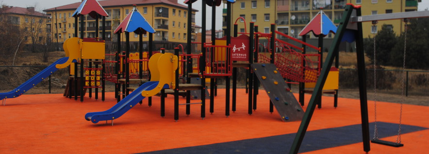 Nowy plac zabaw przy Orliku