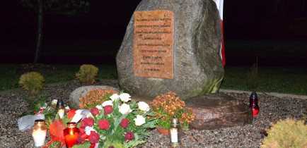 Oborniczanie w hołdzie pamięci Powstańcom