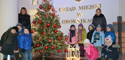 Mali Mikołaje odwiedzają burmistrza