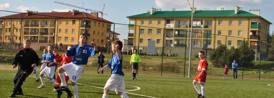 Zagraj w lidze piłkarskiej na Orliku