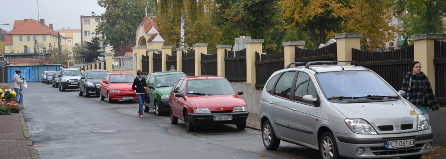 Samochodem lub komunikacją – zobacz jak poruszać się 1 listopada!