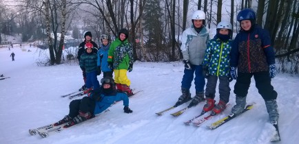 Młodzi szczypiorniści na półkolonii i obozie narciarskim