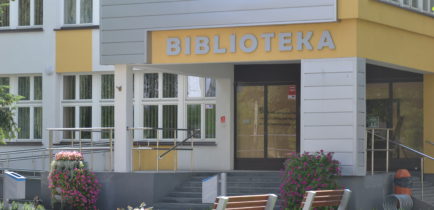 Gitta Rutledge w bibliotece