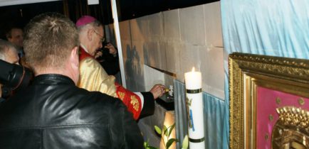 Arcybiskup pobłogosławił budowę kaplicy w Kowanówku