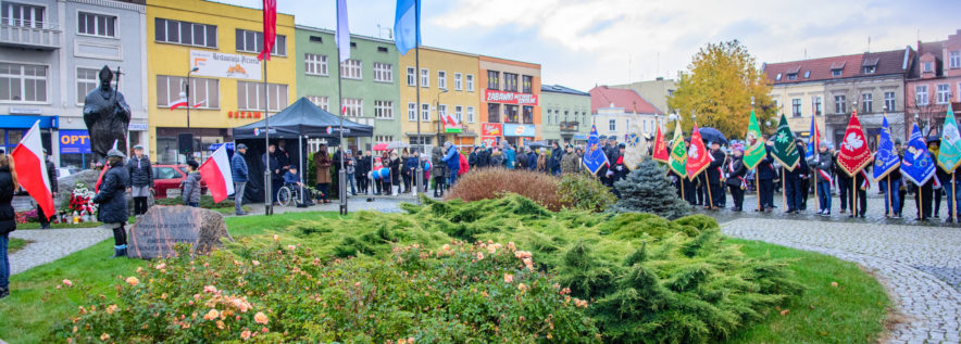 Gorący patriotyzm mimo chłodnej aury – 11 Listopada w Obornikach