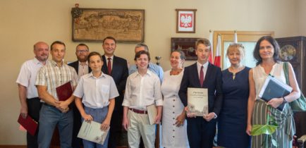 Najlepsi z najlepszych otrzymali stypendia burmistrza