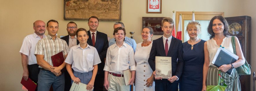 Najlepsi z najlepszych otrzymali stypendia burmistrza