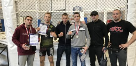 Zawodnicy MMA z Obornik ze srebrnymi medalami