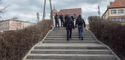 Przebudowano schody przy SP2