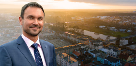 Burmistrz zaprasza mieszkańców na spotkania online