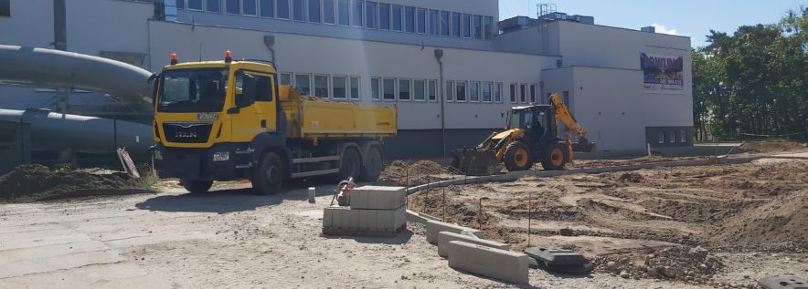 Trwa budowa parkingu przy CRO