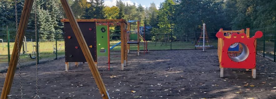Plac zabaw w Dąbrówce Leśnej już prawie gotowy