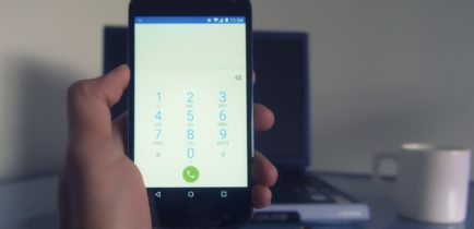 Zarezerwuj telefonicznie wizytę w ZUS