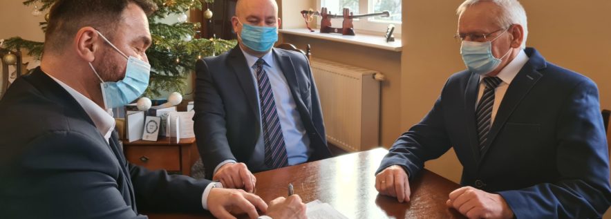Umowa na budowę drogi przeciwpożarowej podpisana