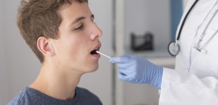 Chcesz zapisać się na test przeciw Covid-19? Wypełnij formularz