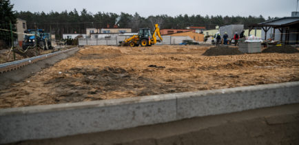Trwa modernizacja boiska w Kowanówku