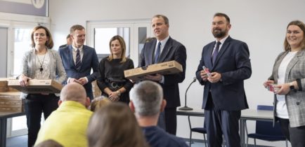 Kolejne komputery przekazane dzieciom