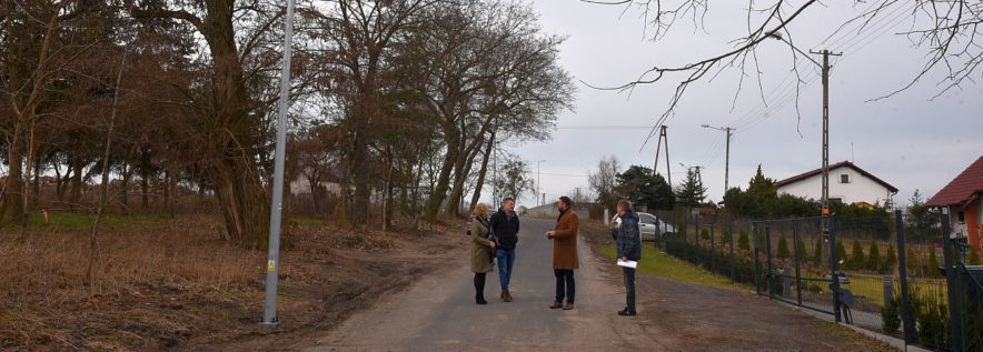 W kolejnych wsiach pojawiło się nowe oświetlenie uliczne