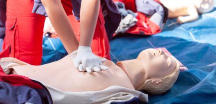 POMÓŻ. REAGUJ. URATUJ. Kurs pierwszej pomocy przedmedycznej