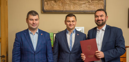 Kolejna umowa podpisana