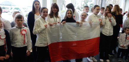 „Szkoła do hymnu” w Maniewie