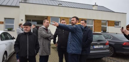 Utwardzono teren przy świetlicy w Ocieszynie