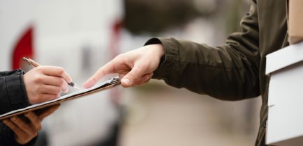 W ferworze przygotowań świątecznych uważajmy na oszustów