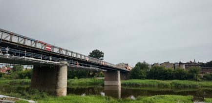 Prace na małym moście zgodnie z planem