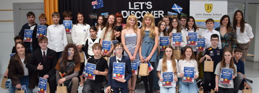 „Poznali świat po angielsku” – międzyszkolny projekt językowy w John Dewey School