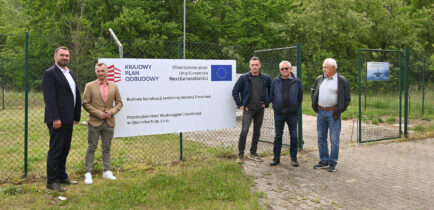 Kanalizacja sanitarna na ul. Kowanowskiej gotowa – nowa nitka odciąży obciążony system i poprawi niezawodność sieci!