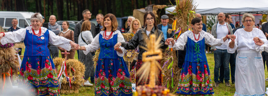 Deszczowe, lecz radosne Dożynki w Słonawach