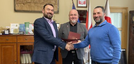 Nowy chodnik w Bogdanowie – umowa podpisana!