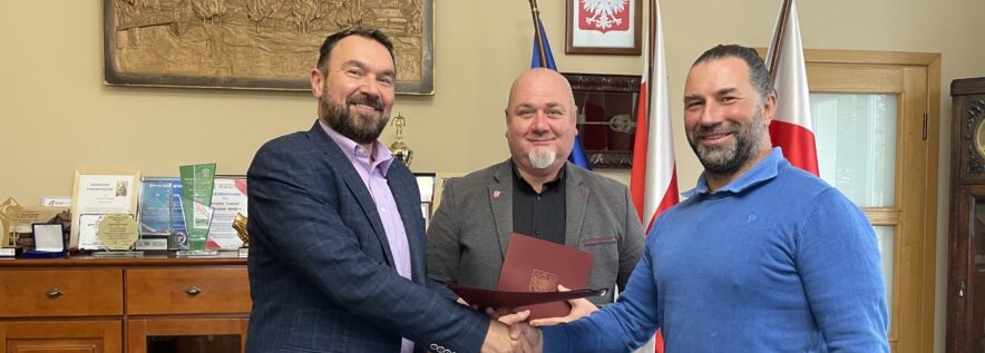 Nowy chodnik w Bogdanowie – umowa podpisana!