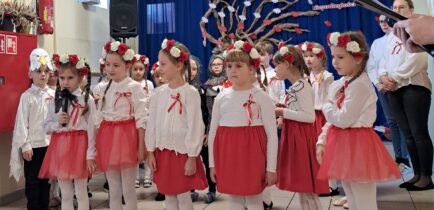 Aktualności - ŚWIĘTO NIEPODLEGŁOŚCI W PRZEDSZKOLU NR 4 ” BAJKA”