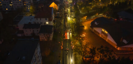 Aktualności - Oborniczanie świętowali Niepodległość ze sportową energią, historią i… rogalami!