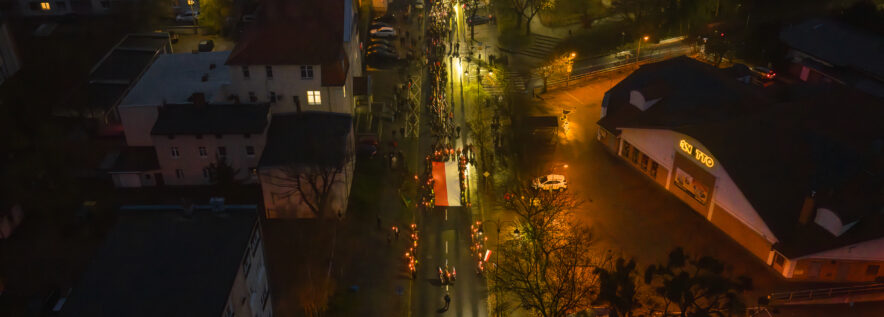 Oborniczanie świętowali Niepodległość ze sportową energią, historią i… rogalami!