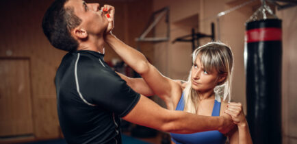 Aktualności - Zapraszamy na zajęcia z samoobrony