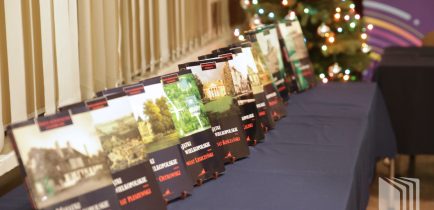 Aktualności - Promocja książki „Majątki Wielkopolskie. Powiat Obornicki” w bibliotece