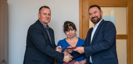 Aktualności - Podpisano umowę na remont ulicy Mikołaja Skrzetuskiego w Rożnowie