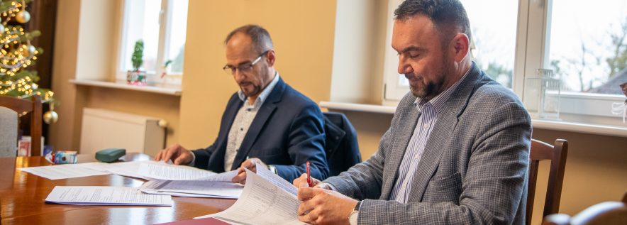 Podpisano umowy na zimowe utrzymanie dróg oraz utrzymanie czystości w Gminie Oborniki