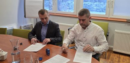 Aktualności - Podpisano umowę na remont szatni w Centrum Rekreacji Oborniki