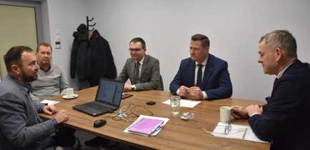 Aktualności - Kolejny krok w stronę budowy bezkolizyjnego przejazdu pod torami przy ul. Łukowskiej