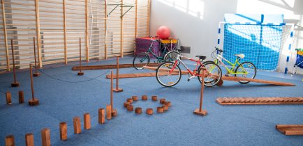 Aktualności - Szkoła Podstawowa nr 3 w Obornikach z nowym defibrylatorem i Miasteczkiem Ruchu Drogowego