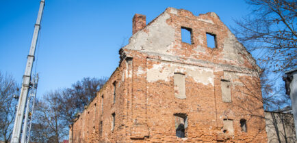 Aktualności - Rozpoczęły się prace porządkowe przy „Klasztorku”