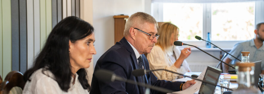 Burmistrz Tomasz Szrama z jedn