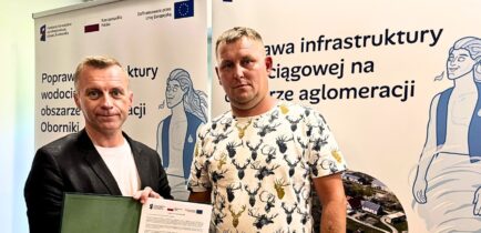 Aktualności - Kolejna inwestycja wodociągowa w Gminie Oborniki. Podpisano umowę na budowę magistrali Pacholewo – Marszewiec