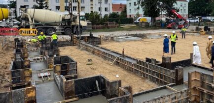 Aktualności - Podpisano i wmurowano akt erekcyjny pod budowę magazynu OLiOC