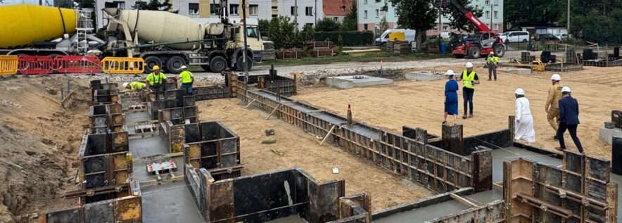 Podpisano i wmurowano akt erek