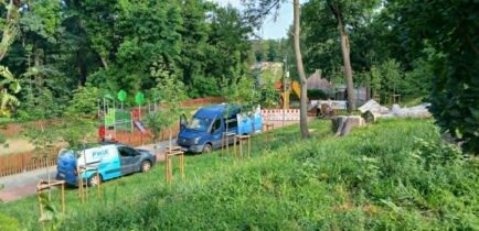 Aktualności - Awaria kolektora kanalizacji sanitarnej w Obornickich Łazienkach usunięta